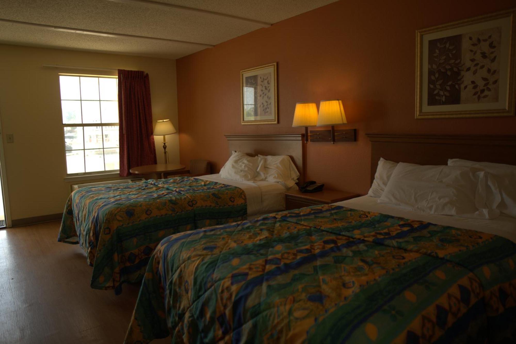 Key West Inn - Chatsworth エクステリア 写真