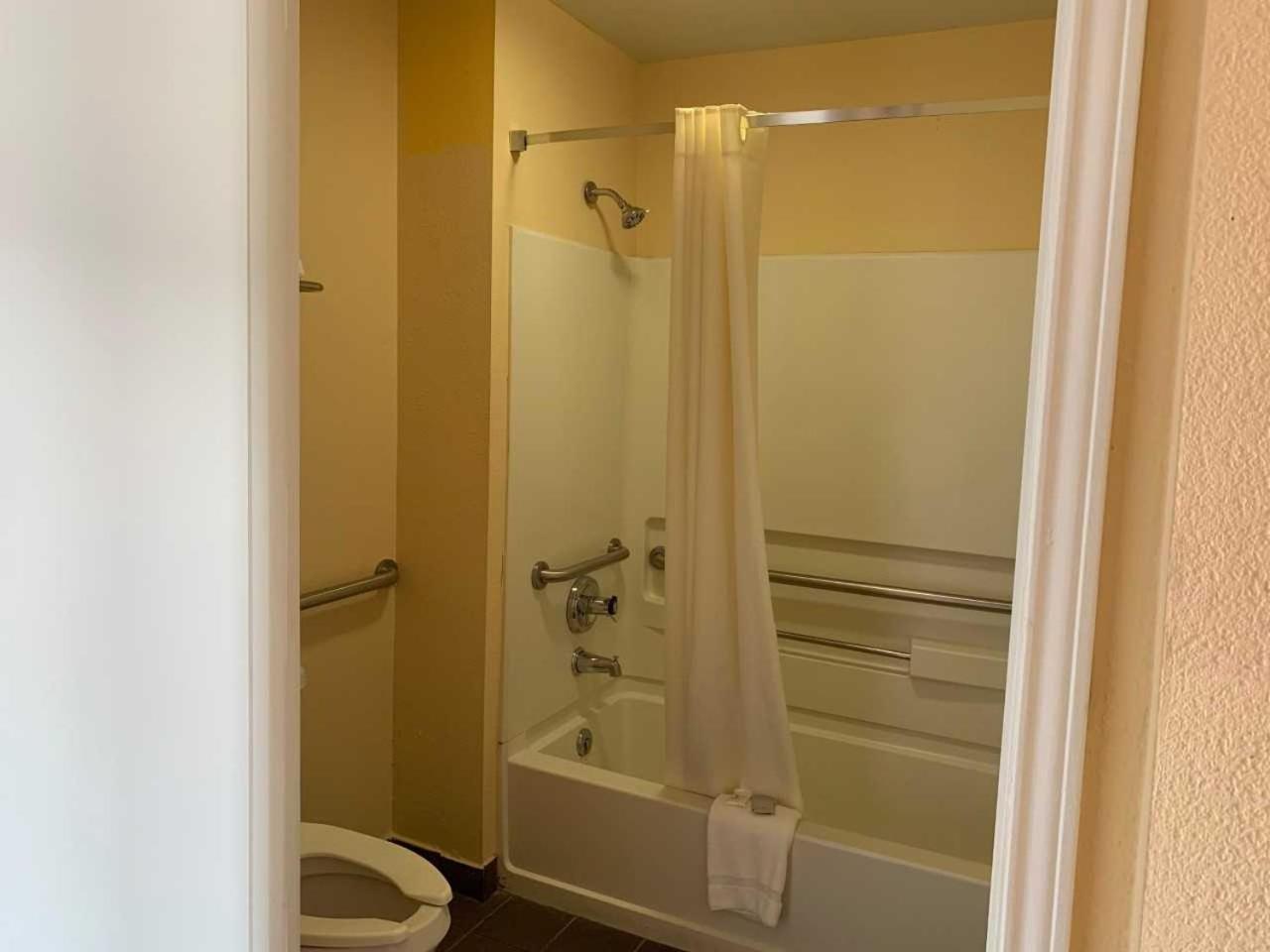 Key West Inn - Chatsworth エクステリア 写真